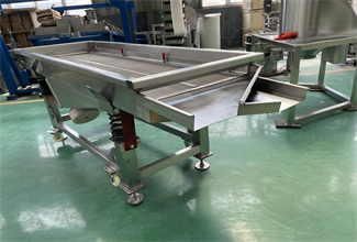 Linear vibrating screen